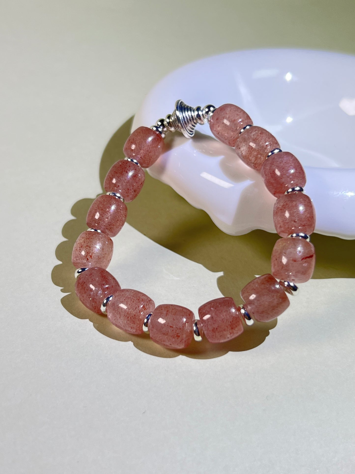 Strawberry Quartz UFO Bracelet for Love & Positive Energy – Spiritual Healing Crystal Jewelry, Unique UFO Charm Gift for Women