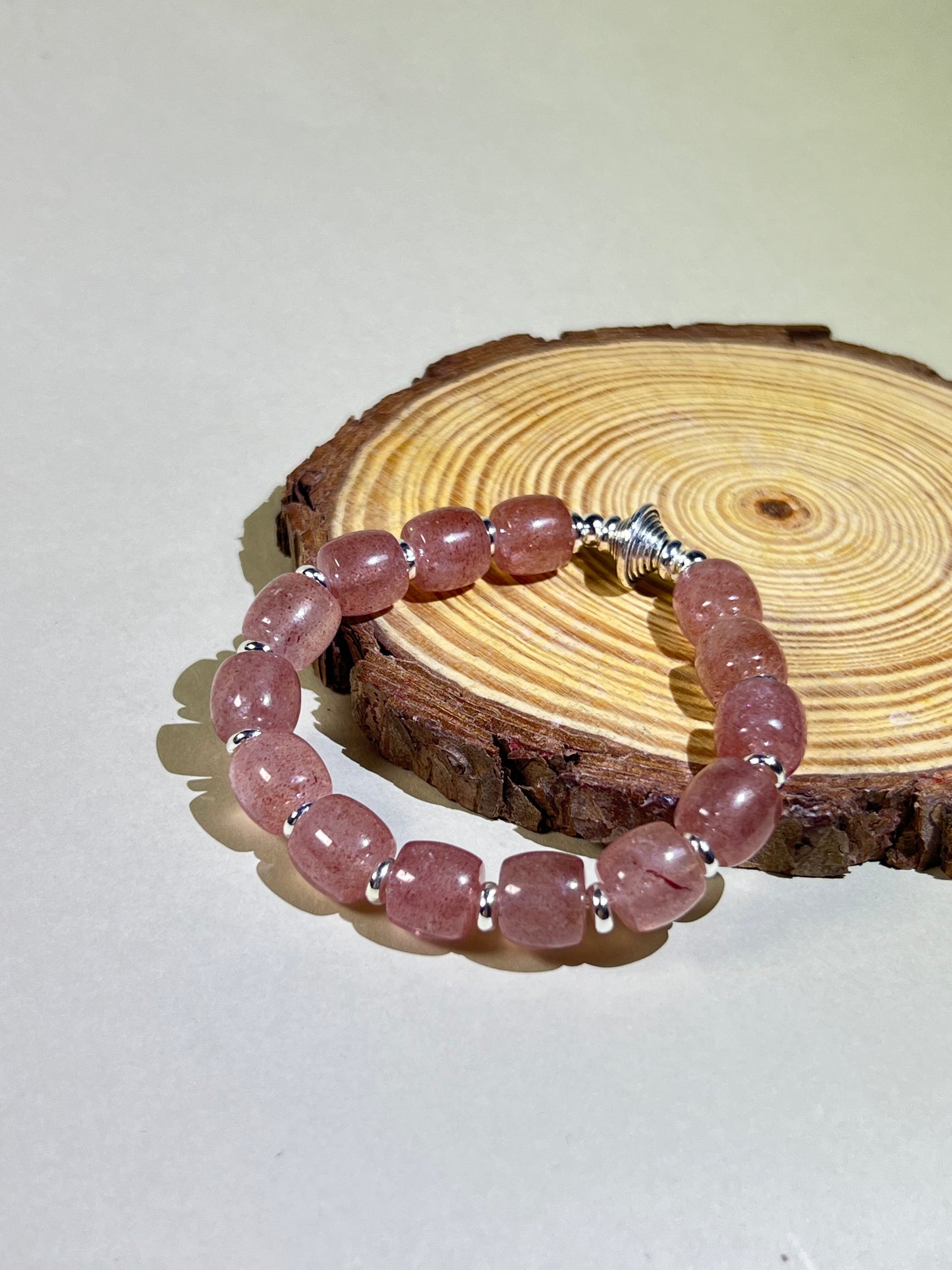 Strawberry Quartz UFO Bracelet for Love & Positive Energy – Spiritual Healing Crystal Jewelry, Unique UFO Charm Gift for Women