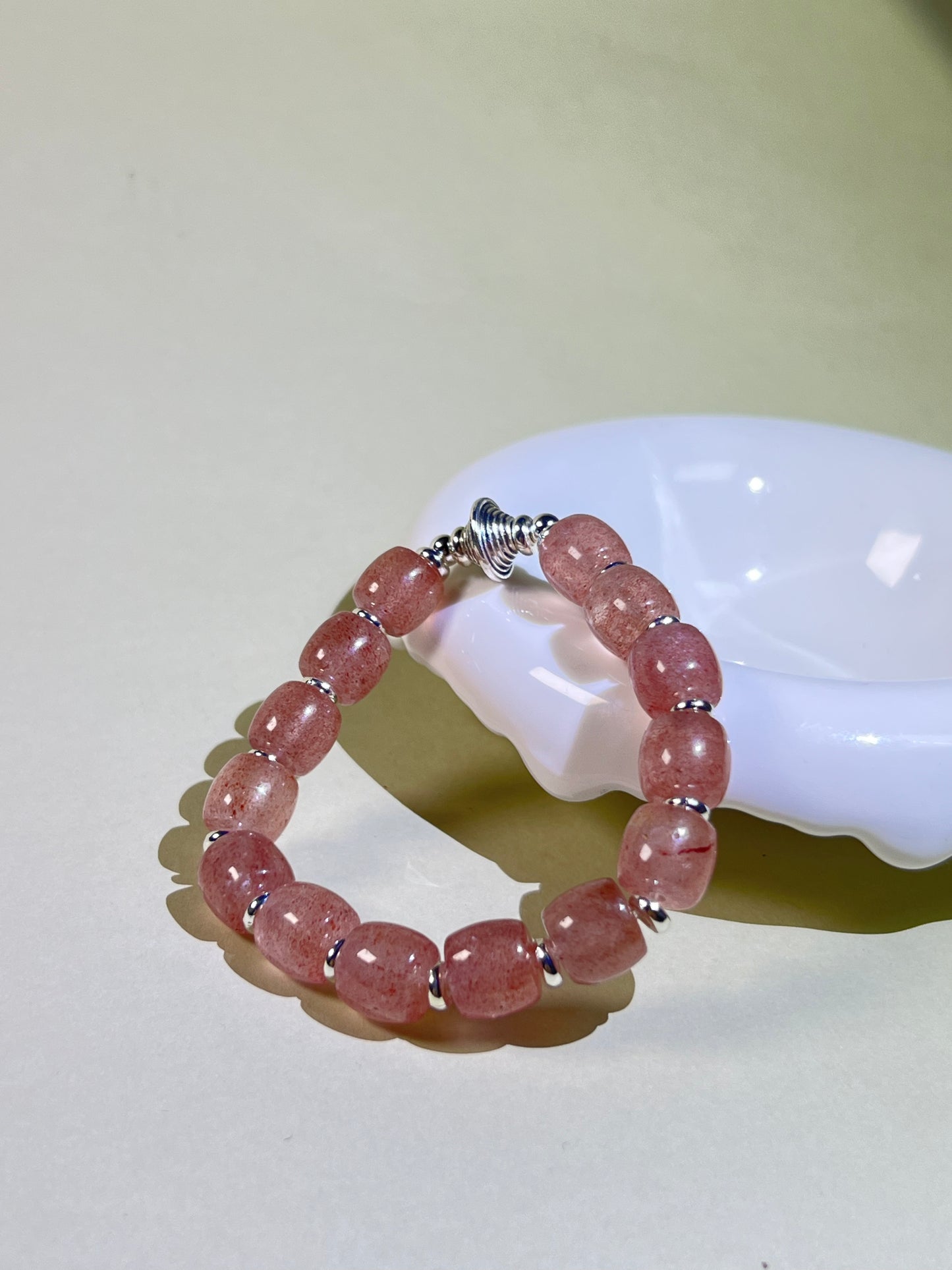 Strawberry Quartz UFO Bracelet for Love & Positive Energy – Spiritual Healing Crystal Jewelry, Unique UFO Charm Gift for Women